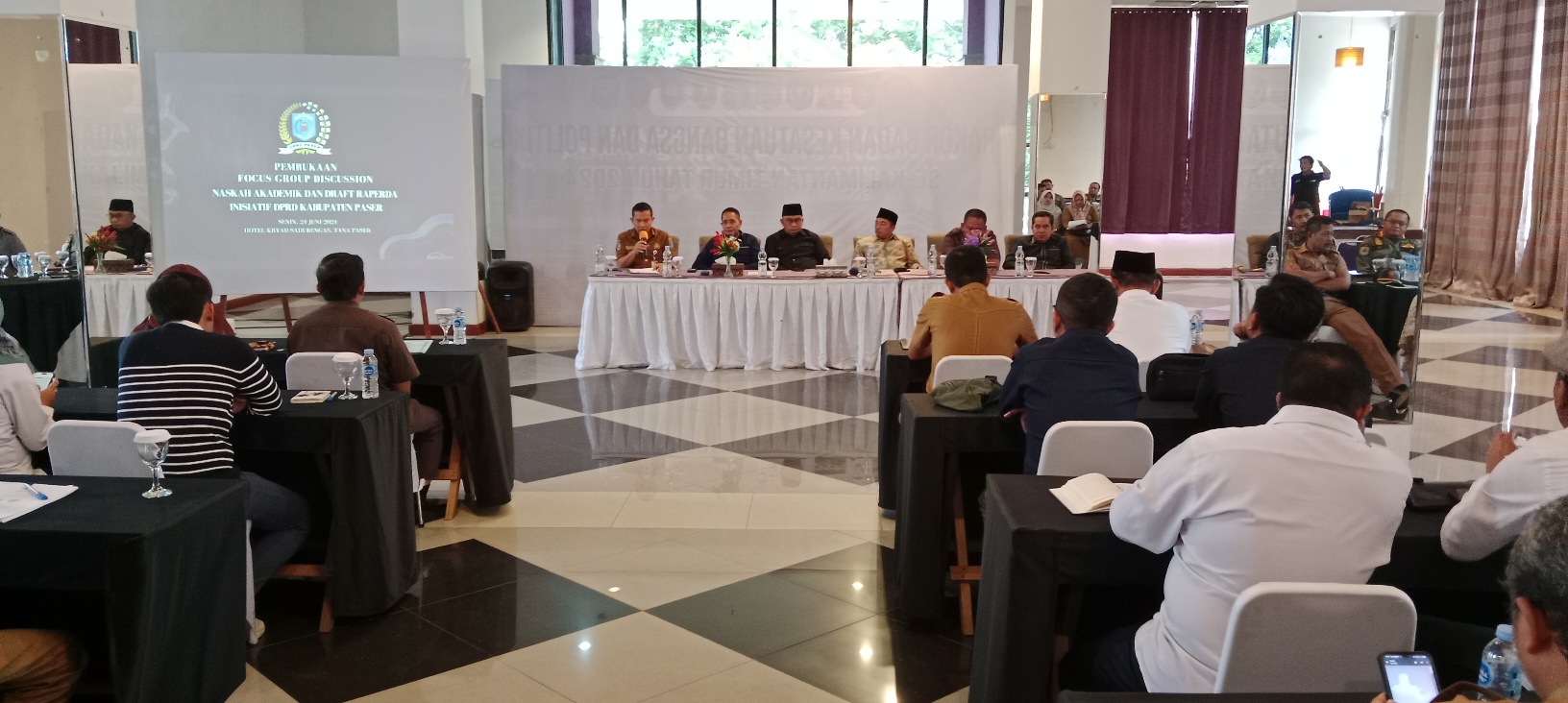 DPRD Paser Kerjasama Unpas & UWM Gelar FGD Naska Akademik